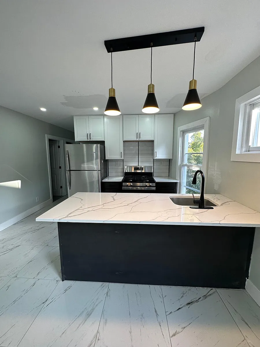 Building Photo - 112 Milford Ave #1