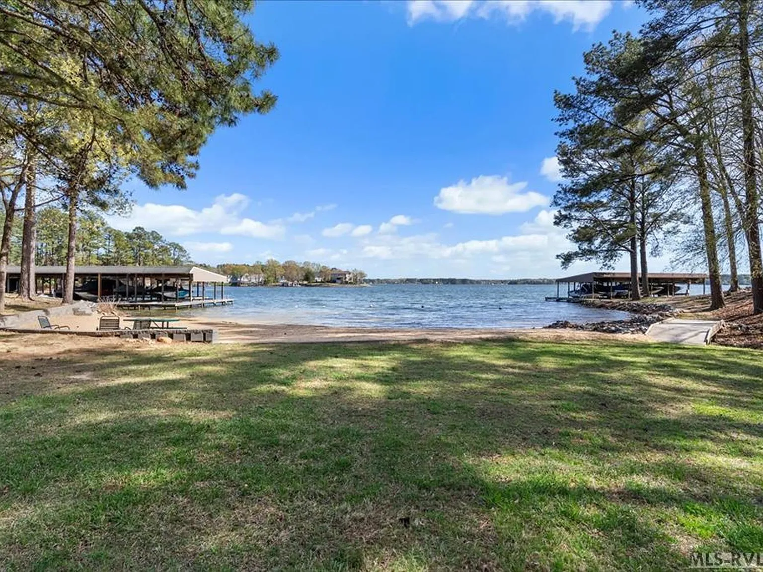 Enjoy Low-Maintenance Main Lake Living — Photo 4