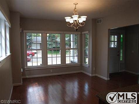 5th image of 70 Wendell St