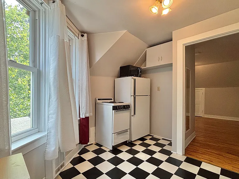 176 S Chestnut St #8 — Photo 9