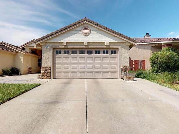 2nd image of 707 Champagne Ct