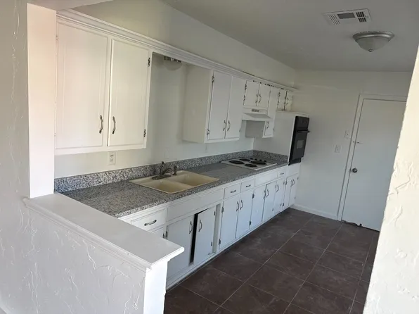 506 E Harmon Dr, Midwest City, OK 73110