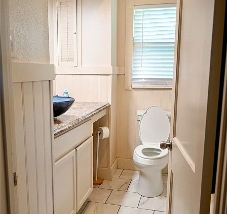 5th image of 1723 Hickston St