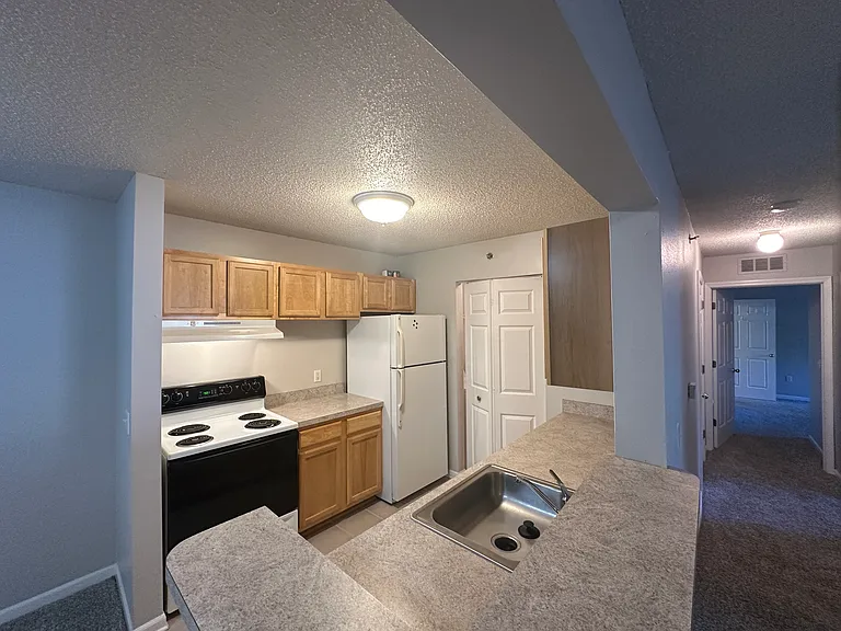 12101 Pinehurst Ln — Photo 5