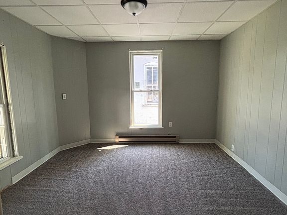 4th image of 300 E 3rd St #B