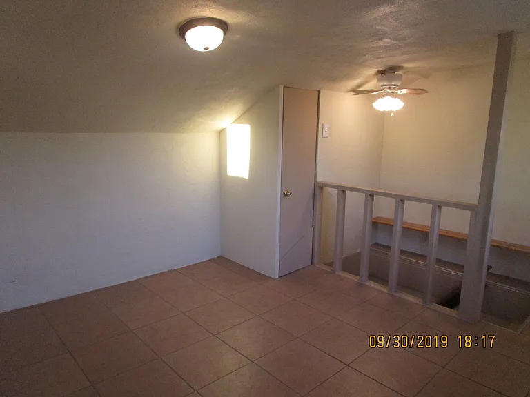 1217 Edith Blvd NE — Photo 7