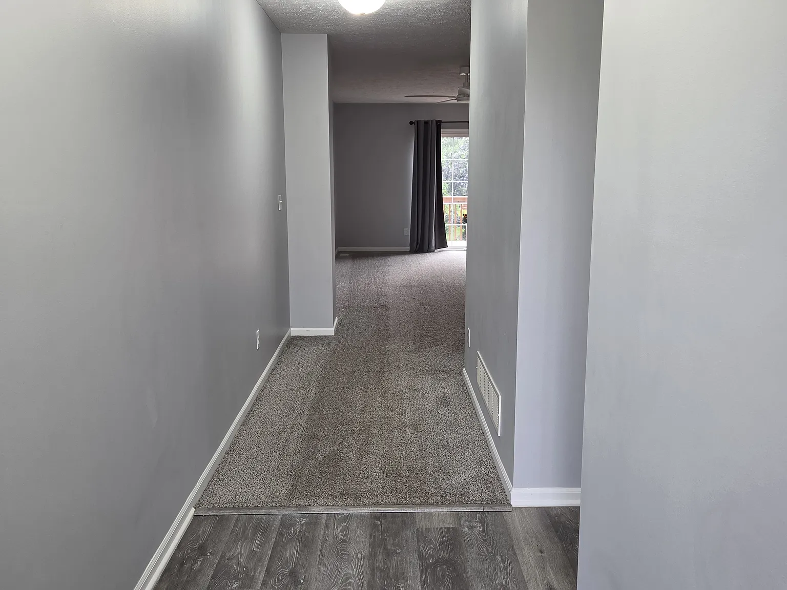 3 bed, 2.5 bath, 1660 sqft, $2,290 — Photo 2