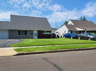 131 Vermont Ln, Levittown, PA 19054
