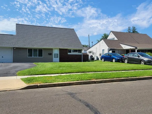 131 Vermont Ln, Levittown, PA 19054