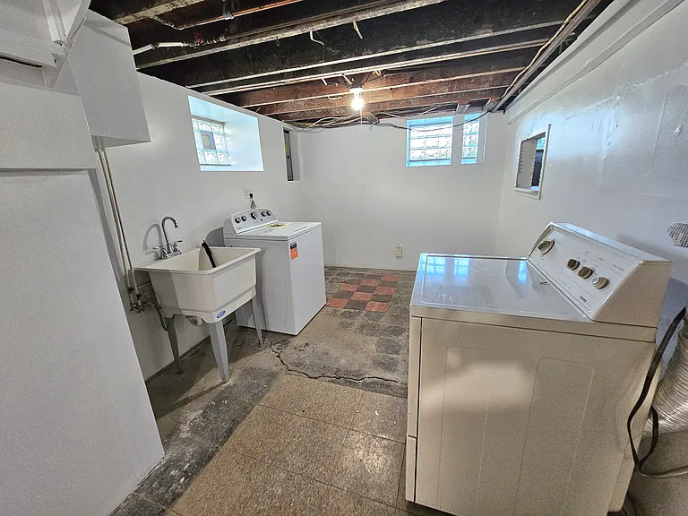 867 Farnham Ave — Photo 33