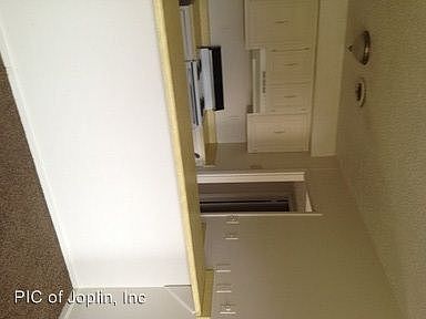 2nd image of 904 Connecticut Ave