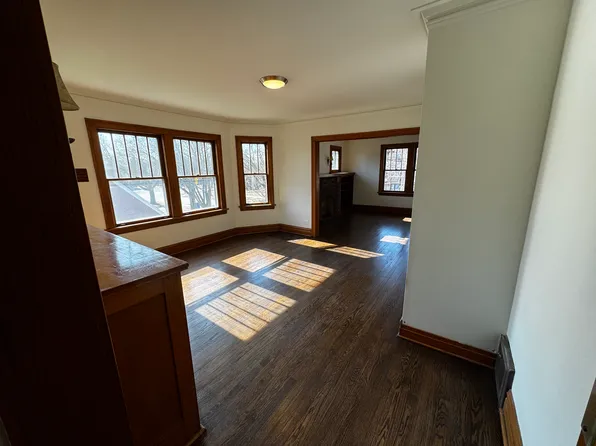 115 N Myrtle Ave #2F, Elmhurst, IL 60126