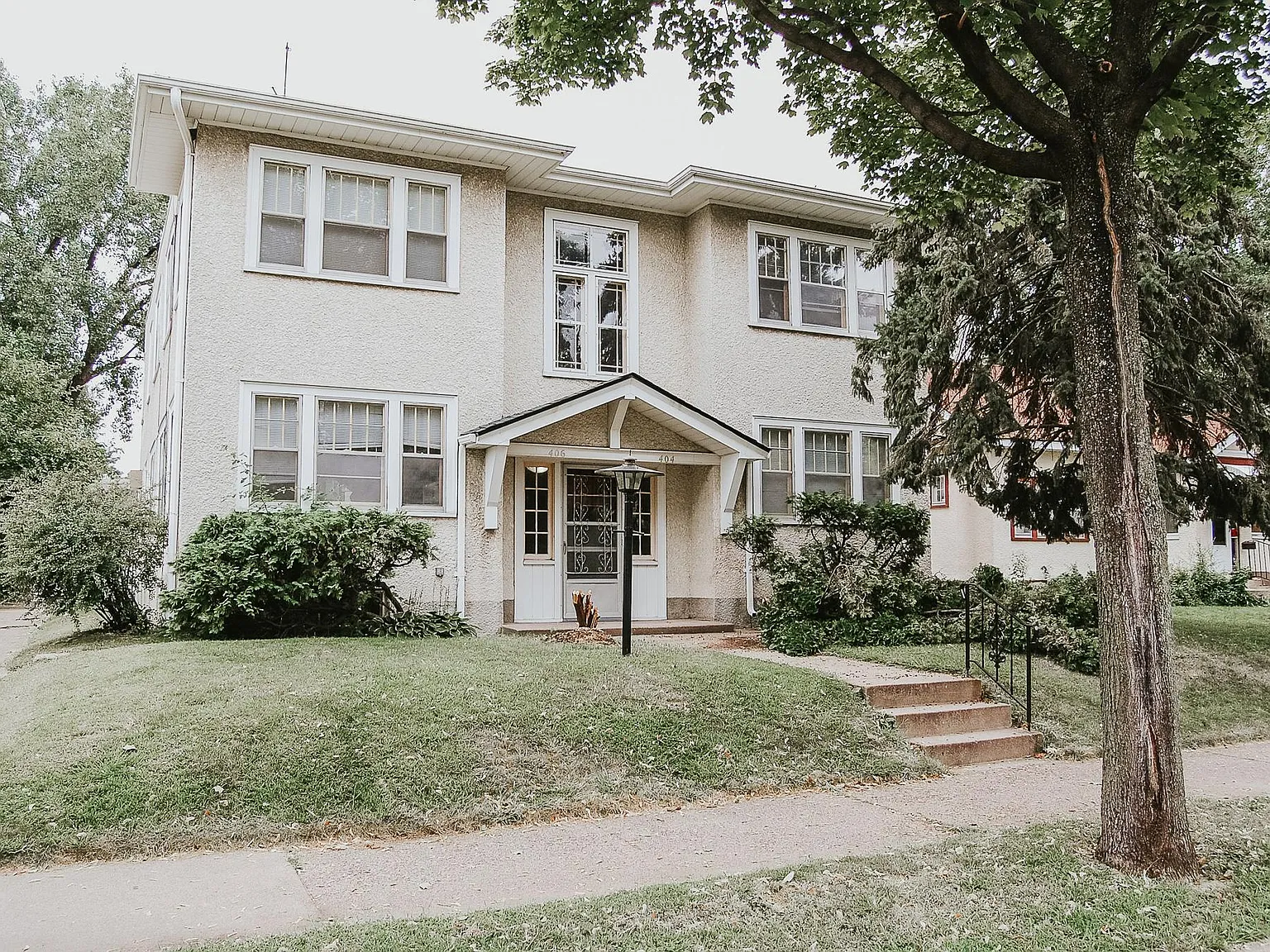 404 SE 8th Street — Photo 1