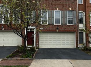 8038 Samuel Wallis St, Lorton, VA 22079