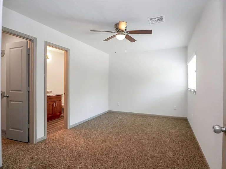 2702 Appian Way — Photo 12