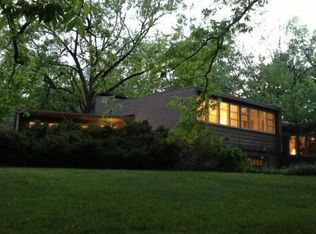 909 Sunset Rd, Ann Arbor, MI 48103