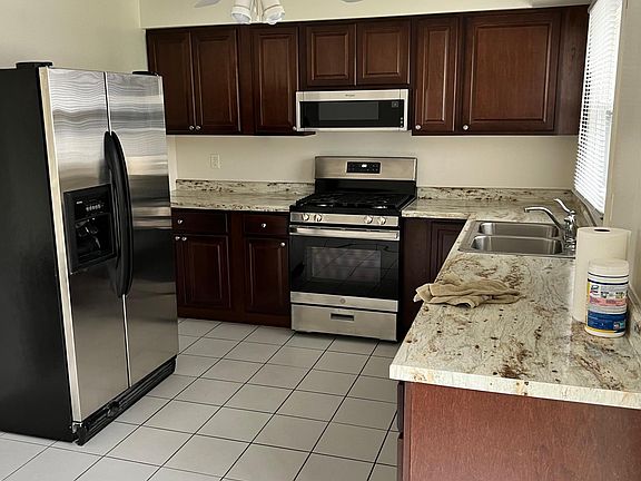 3rd image of 920 N Washington Ave #918