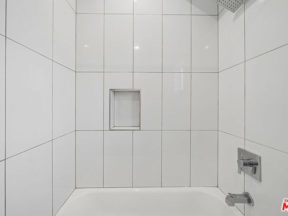 5th image of 6334 1/2 Beck Ave