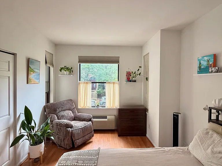 Mintwood Pl NW — Photo 16