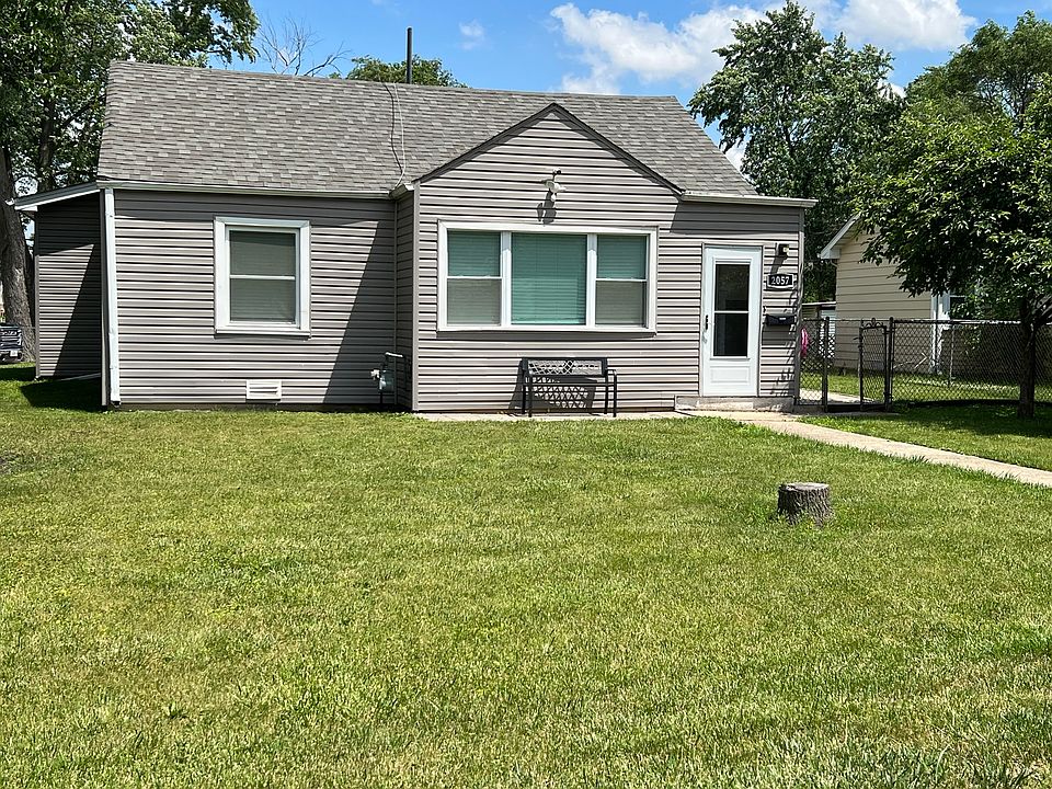 1st image of 2057 Emerson Ave
