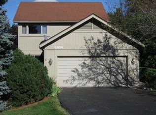 5810 Wild Plum Rd, Crystal Lake, IL 60014