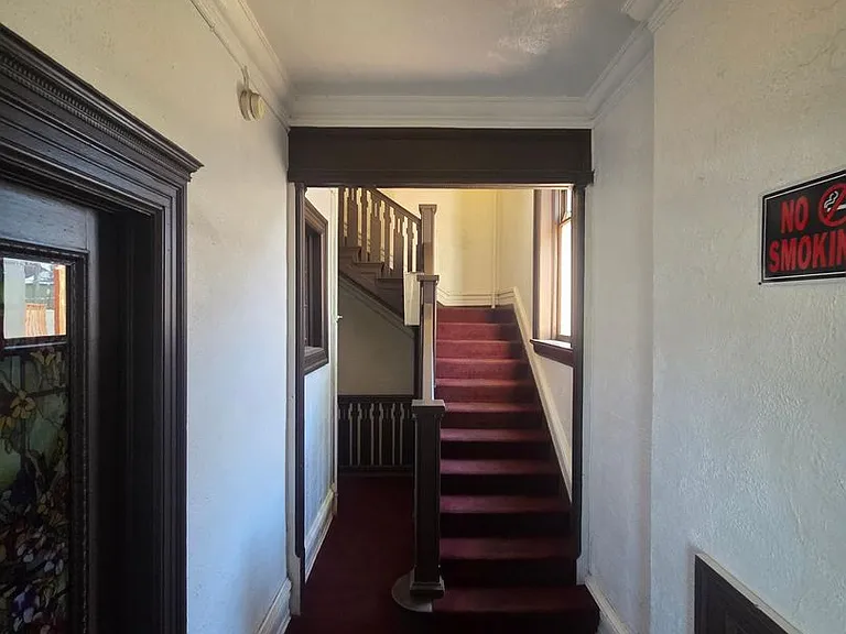 834 N Clarkson St — Photo 3
