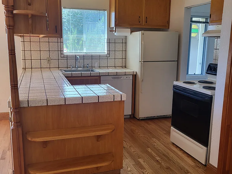 906 Balra Dr — Photo 29