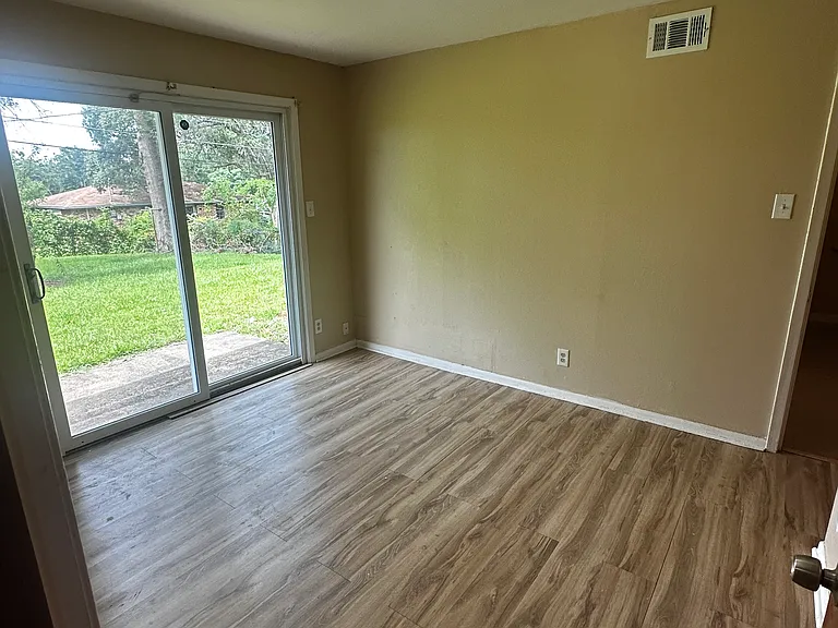 3850 Lisa Ln — Photo 16