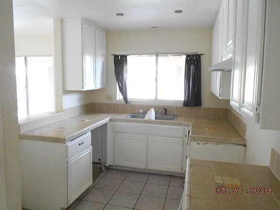 5th image of 16149 Fairview Ave