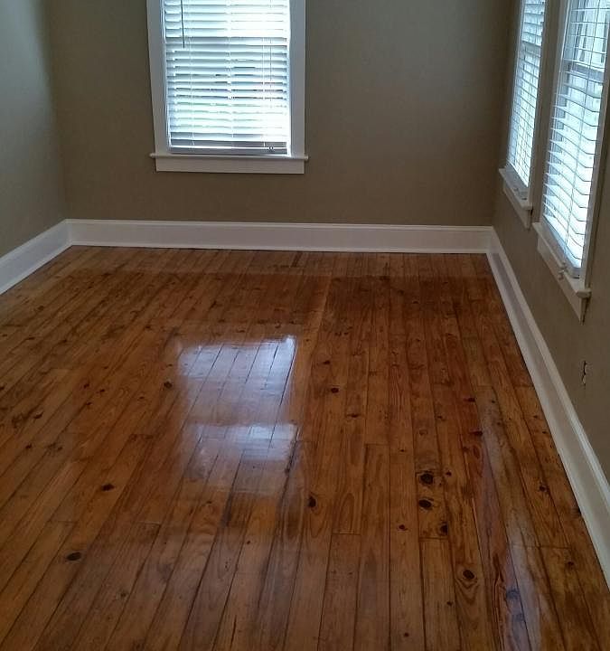 2nd image of 806 NW 11th Ave