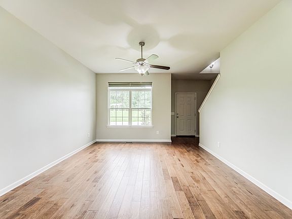 5th image of 405 W Winterberry Trl