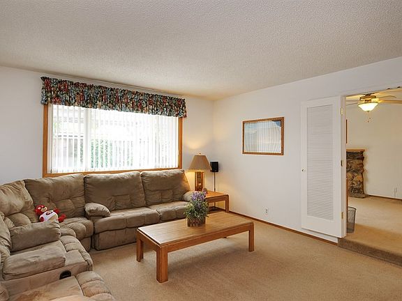 3rd image of 1169 Creekwood Dr