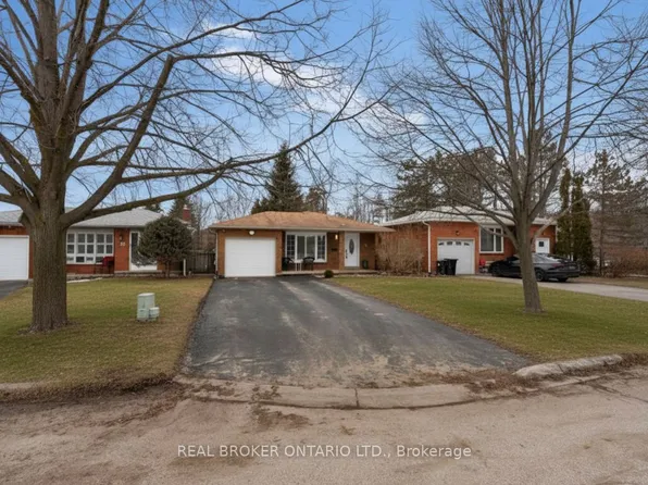 15 Buchanan St, Barrie, ON L4M 6B7