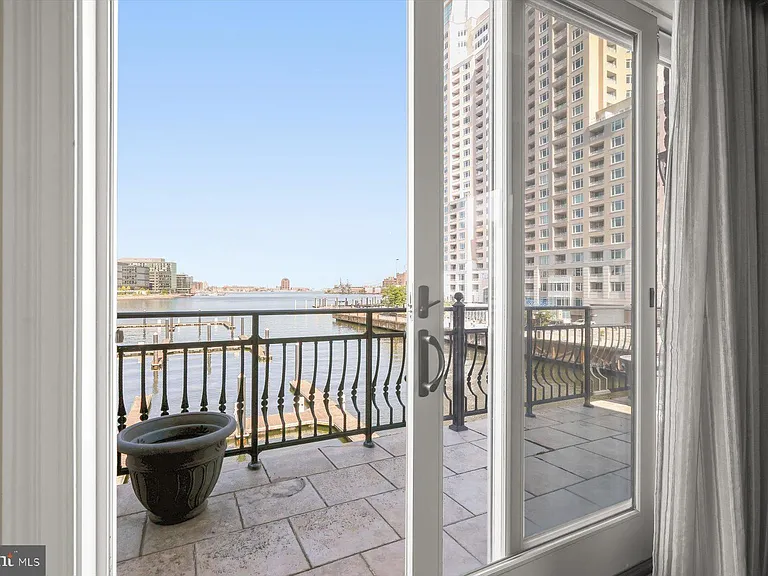 921 Valencia Ct #120 — Photo 33