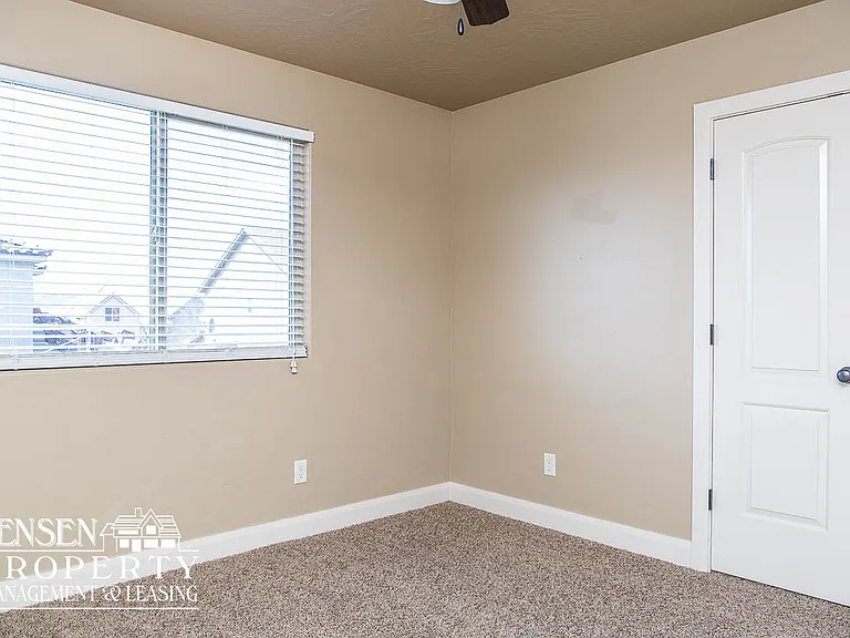 2570 S Songbird Cir — Photo 11