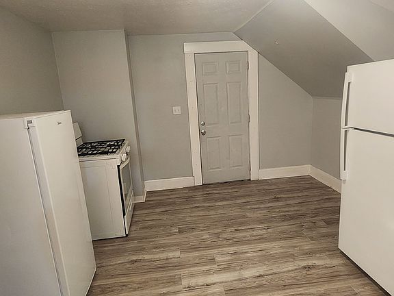 5th image of 3143 W 44th St Unit 2