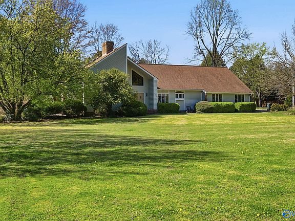 4th image of 172 Country Rd NW