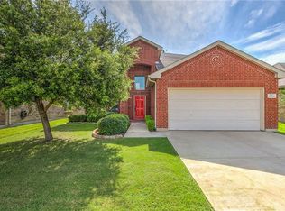 10536 Rising Knoll Ln, Fort Worth, TX 76131