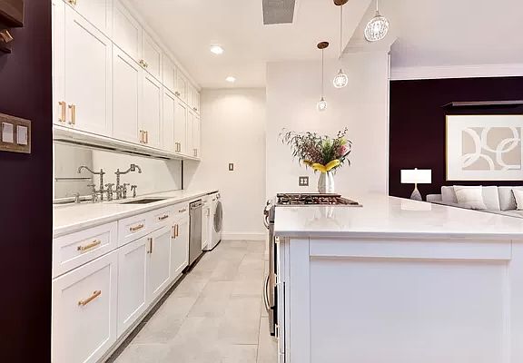 3rd image of 274 Saint Johns Pl APT 1D