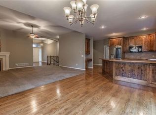 1337 NE Kenwood Dr, Lees Summit, MO 64064