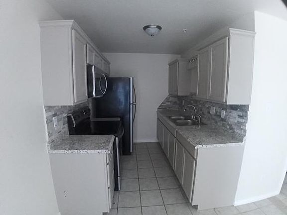 2nd image of 401 Sunset Ln #E