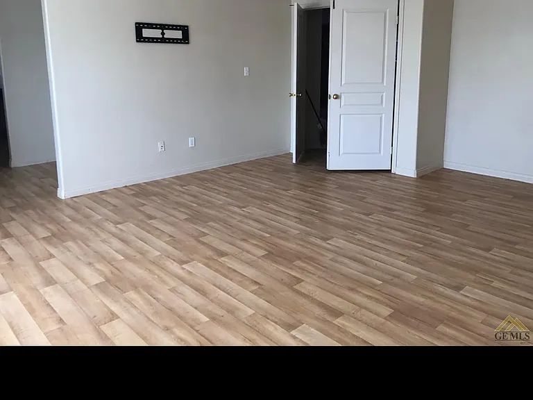 11613 Presidential Rd — Photo 2