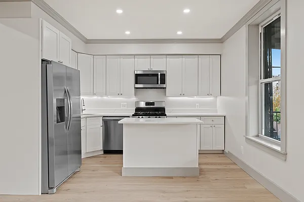 Rented by Compass | media 27