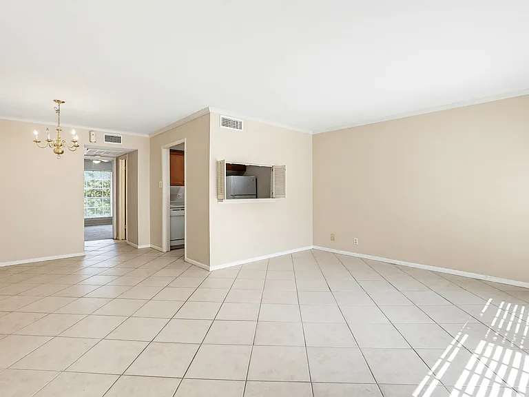 8401 N New Braunfels Ave #245 — Photo 6