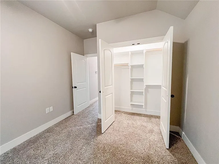 1052 Hampton St — Photo 11
