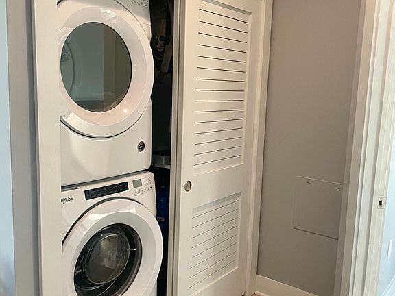 Brand new, full-sized Whirlpool washer/dryer