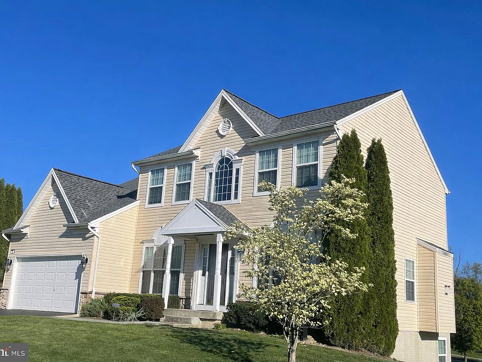 1st image of 121 Cobblestone Way