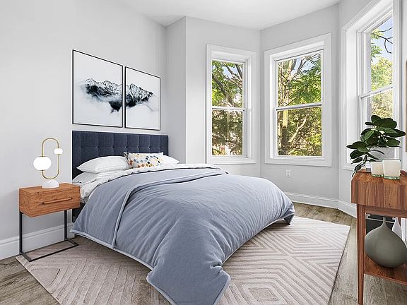 3rd image of 24 Cornelia St Unit 3