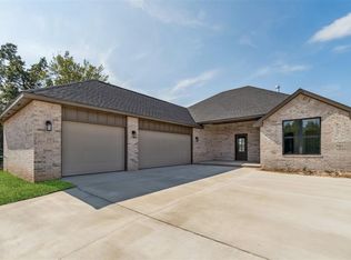 1200 Cedar Ln, Harrah, OK 73045