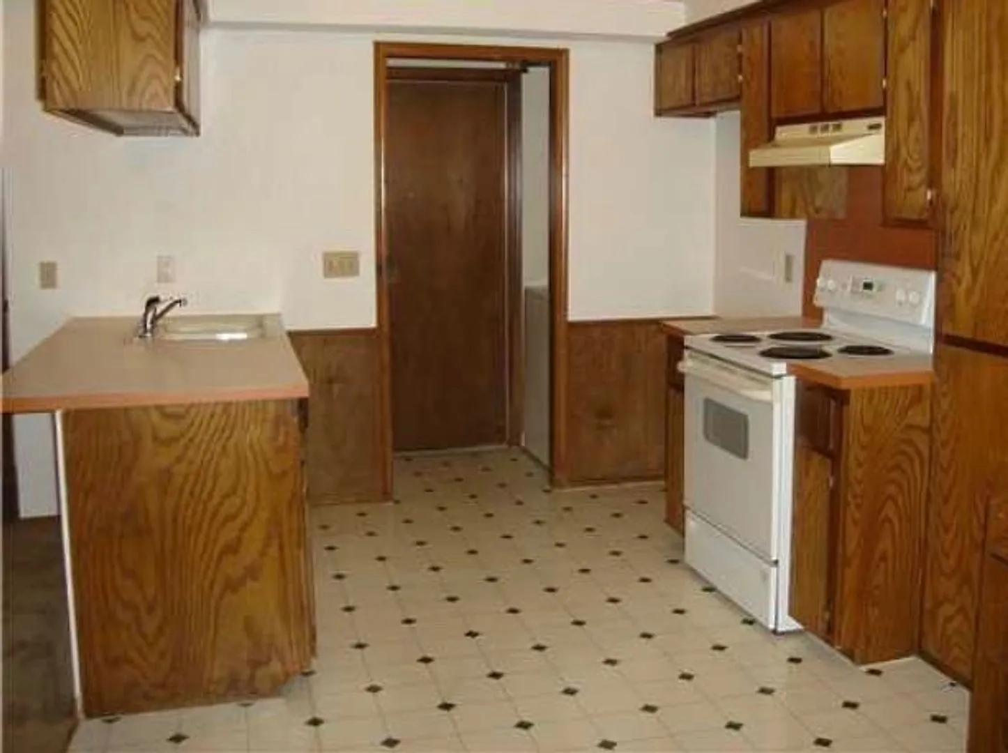 Cozy duplex located near OCCC! — Photo 4